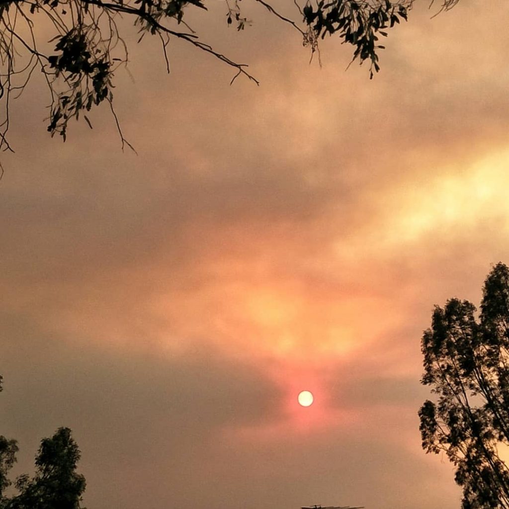 smoky sunset in sydney after bushfire