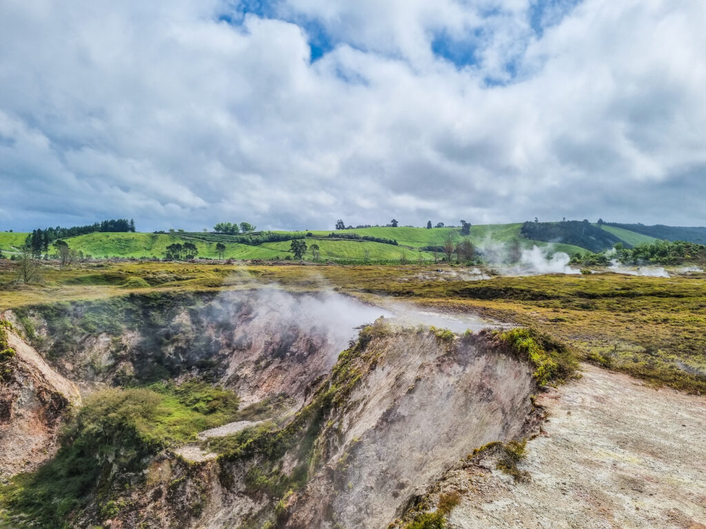 Craters of the moon - 8 day road trip North Island New Zealand