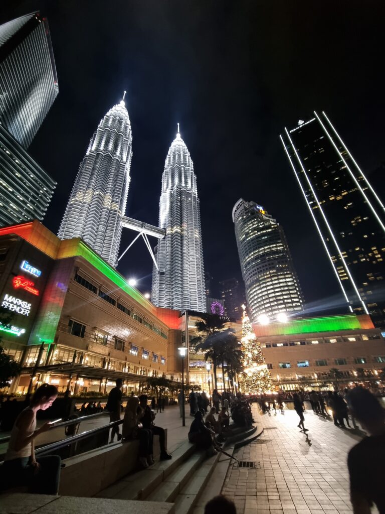 patronas tower kuala lumpur malaysia